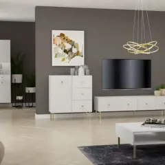 Nowoczesny salon z białymi meblami i ciemnoszarymi ścianami. Idealne połączenie, jaki kolor ścian do białych mebli? Ciemny grafit.